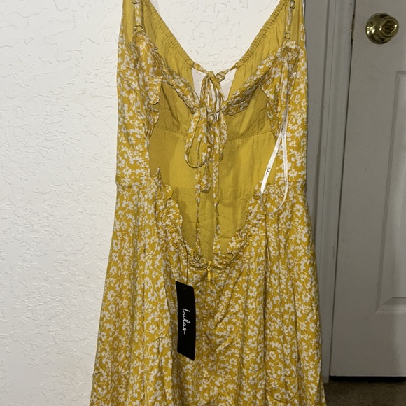 Backless Sundress - Picture 4 of 4